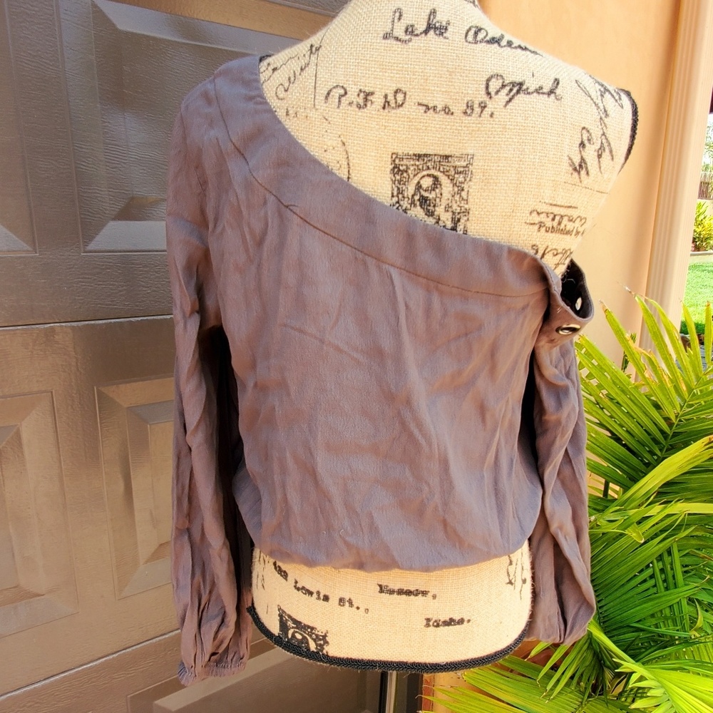 One shoulder top - Picture 3 of 5